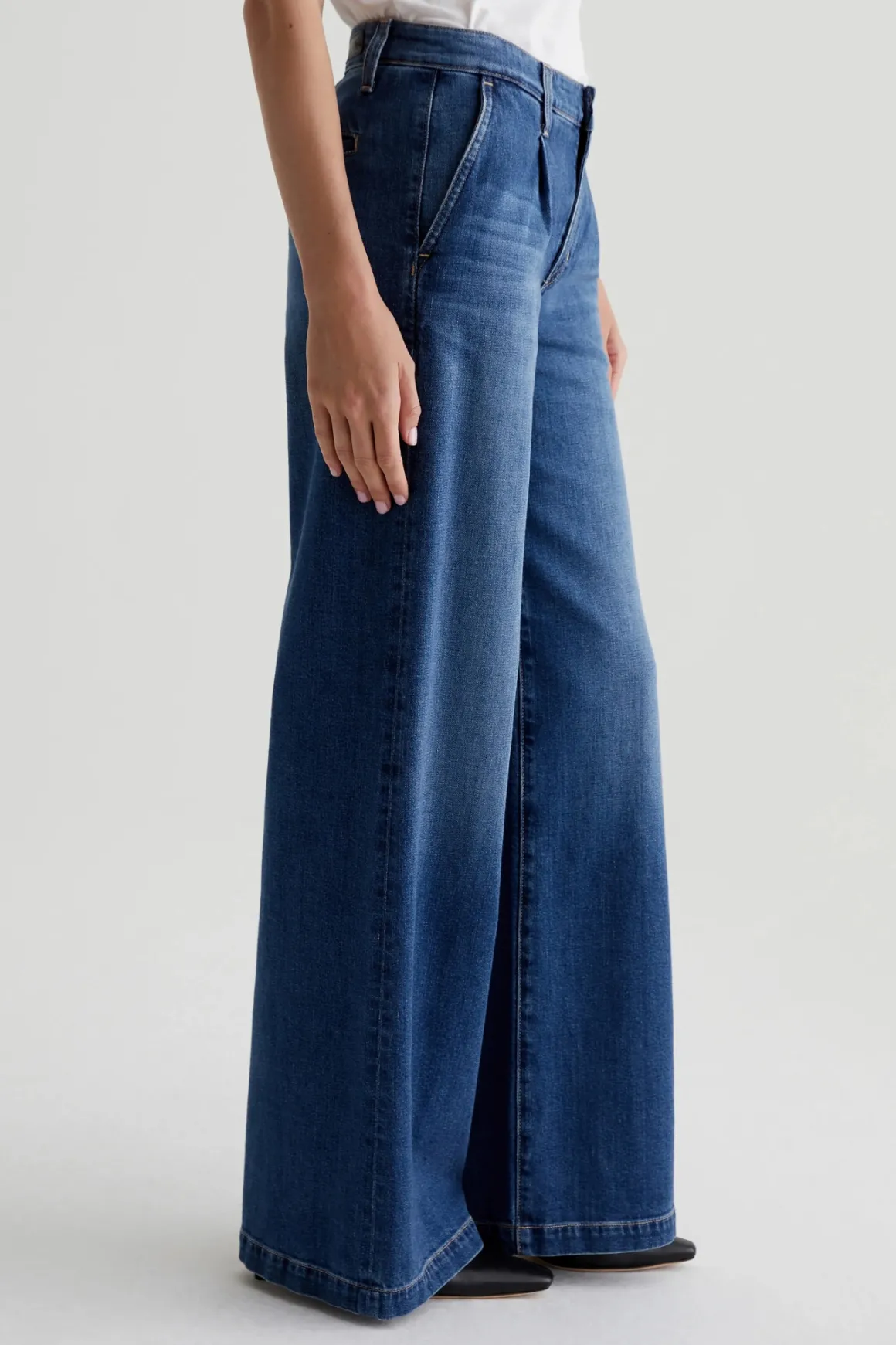 ag_stella_low_slung_pleat_2.webp AG Stella Low Slung Pleated Jeans