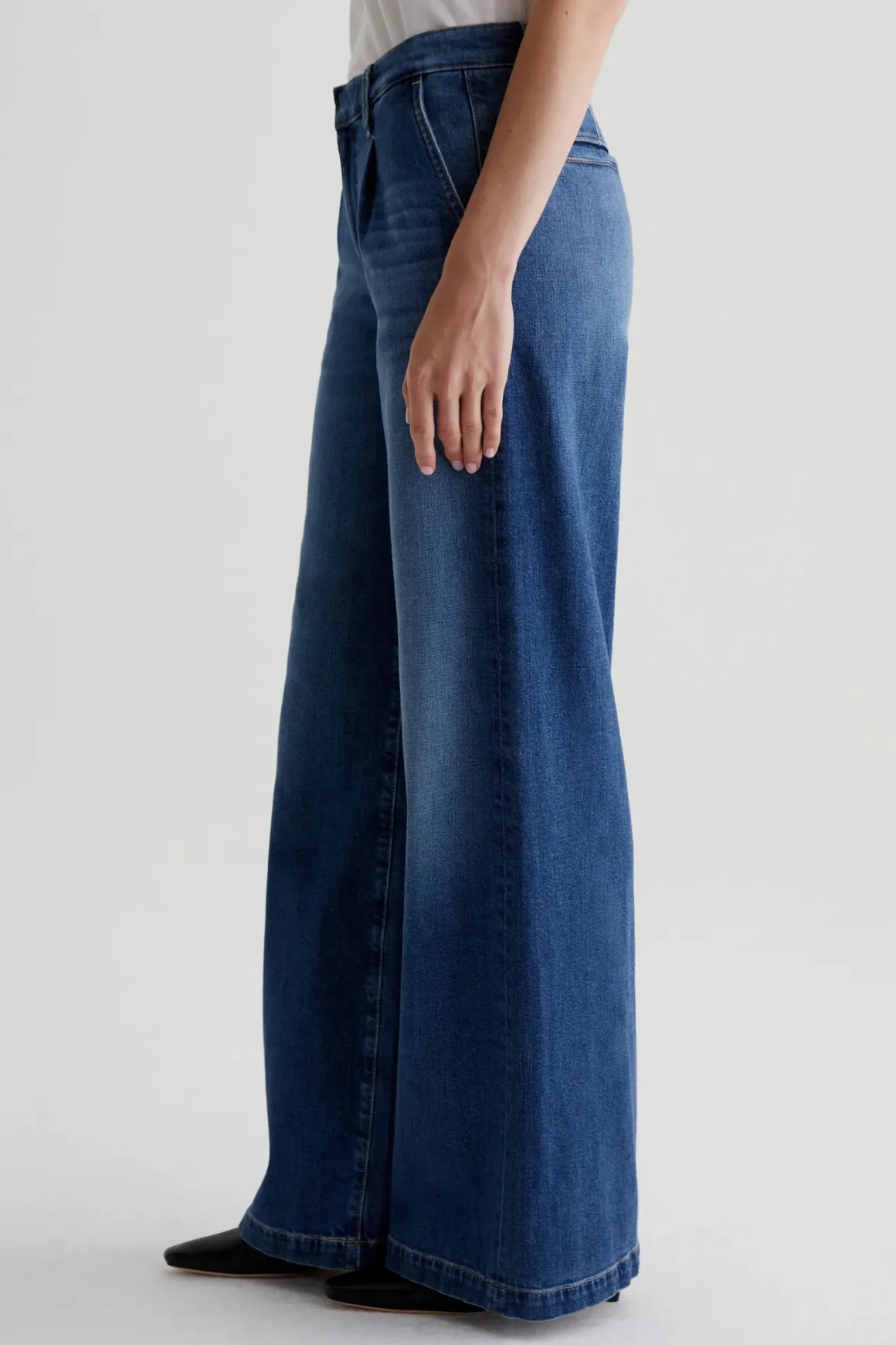 ag_stella_low_slung_pleat_3.webp AG Stella Low Slung Pleated Jeans