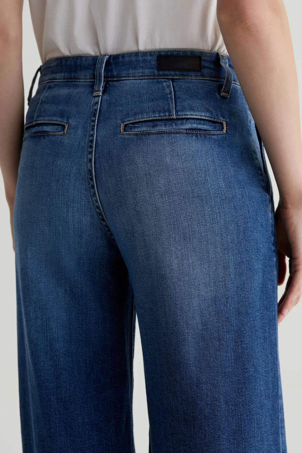 ag_stella_low_slung_pleat_4.webp AG Stella Low Slung Pleated Jeans