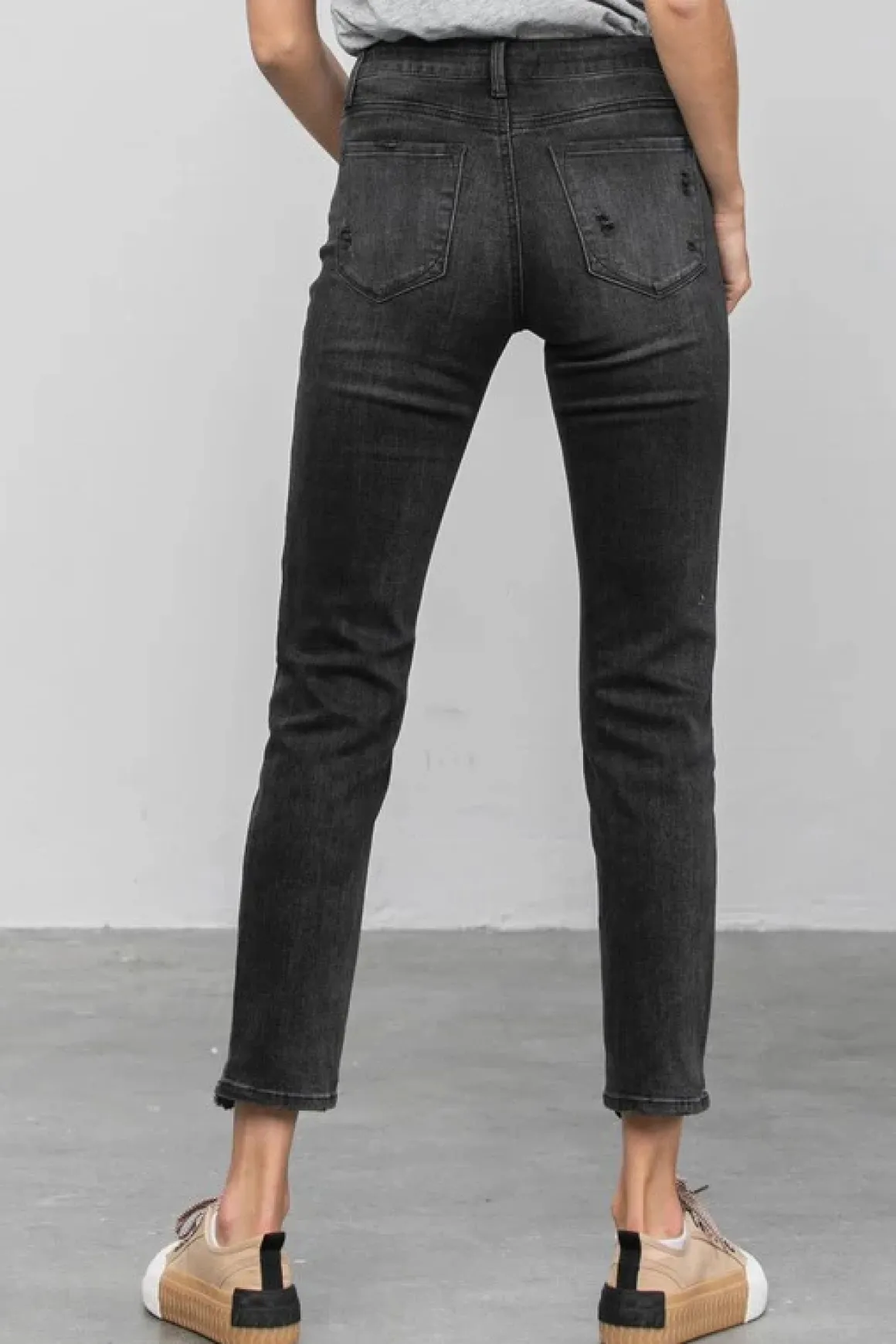ankle_straight_mid_rise_j_10.webp Ankle Straight Mid Rise Jeans *Online Only*