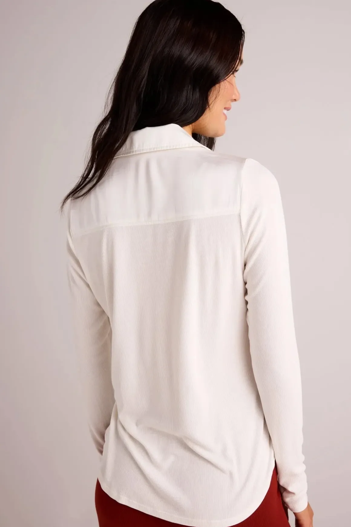 bella_dahl_long_sleeve_bu_5.webp Bella Dahl Long Sleeve Button Down