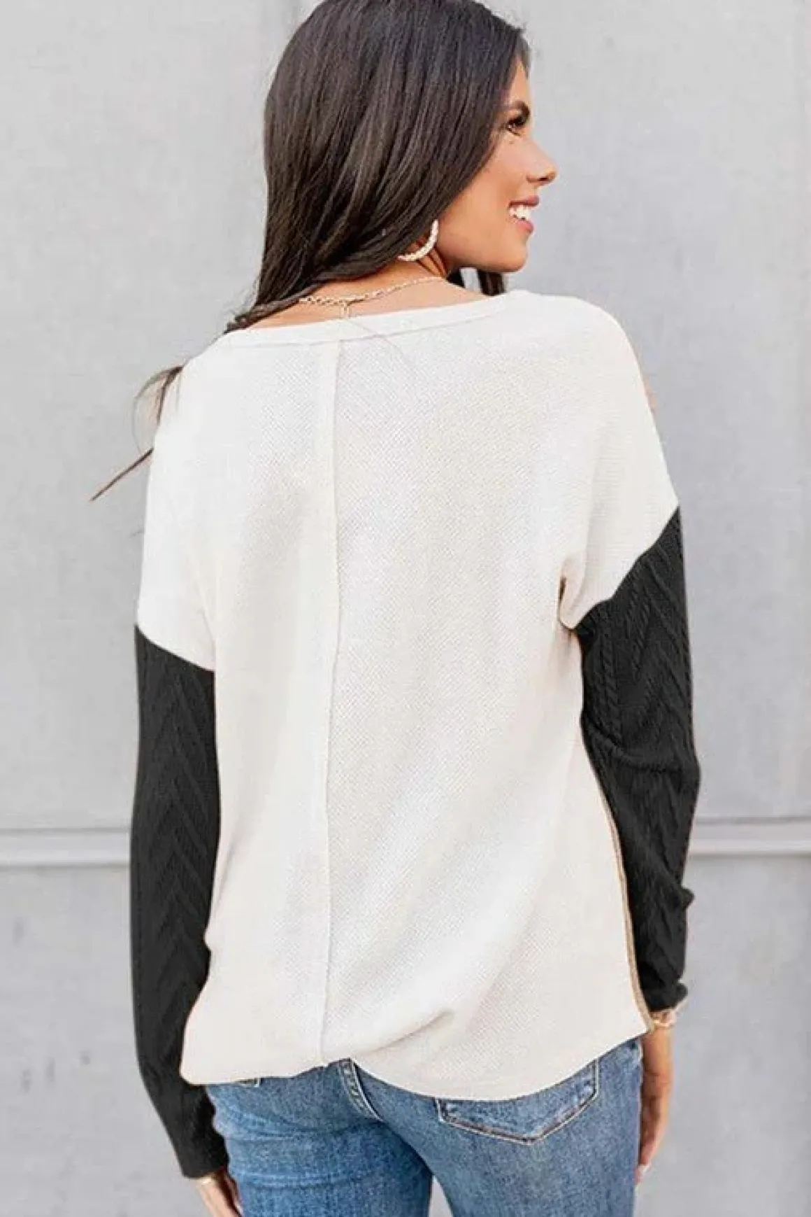 cable_knit_color_block_ro_6.webp Cable knit color block round neck sweater *Online Only*