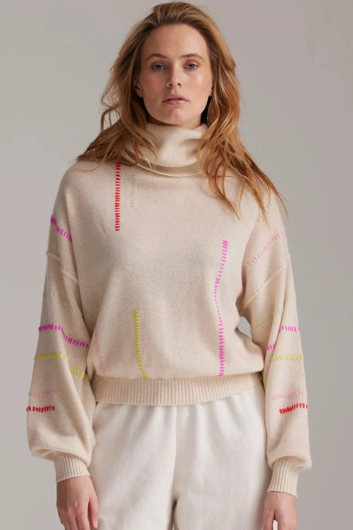 crush_pop_stitch_easy_rol_1.webp Crush Pop Stitch Easy Roll Sweater