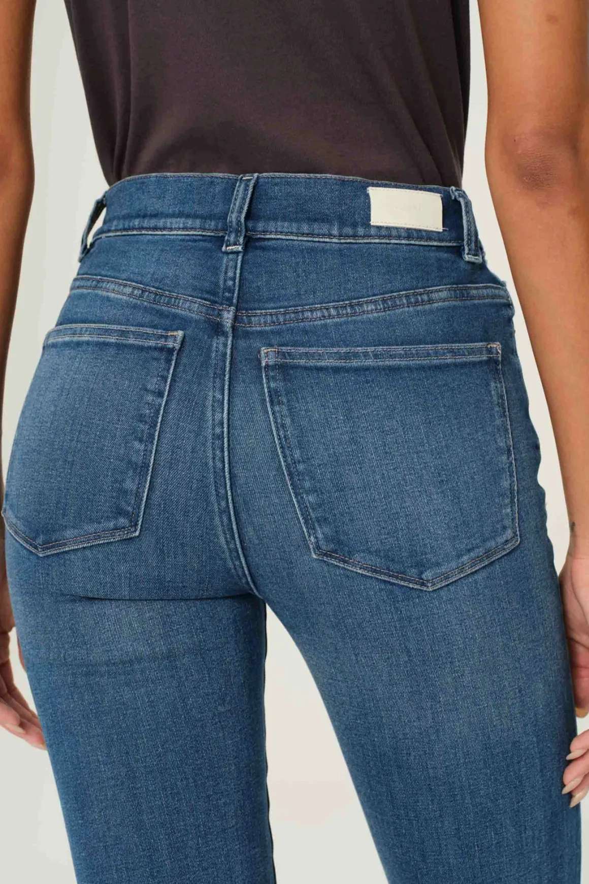 dl_halle_straight_leg_jea_4.webp DL1961 Halle Straight Leg Jeans