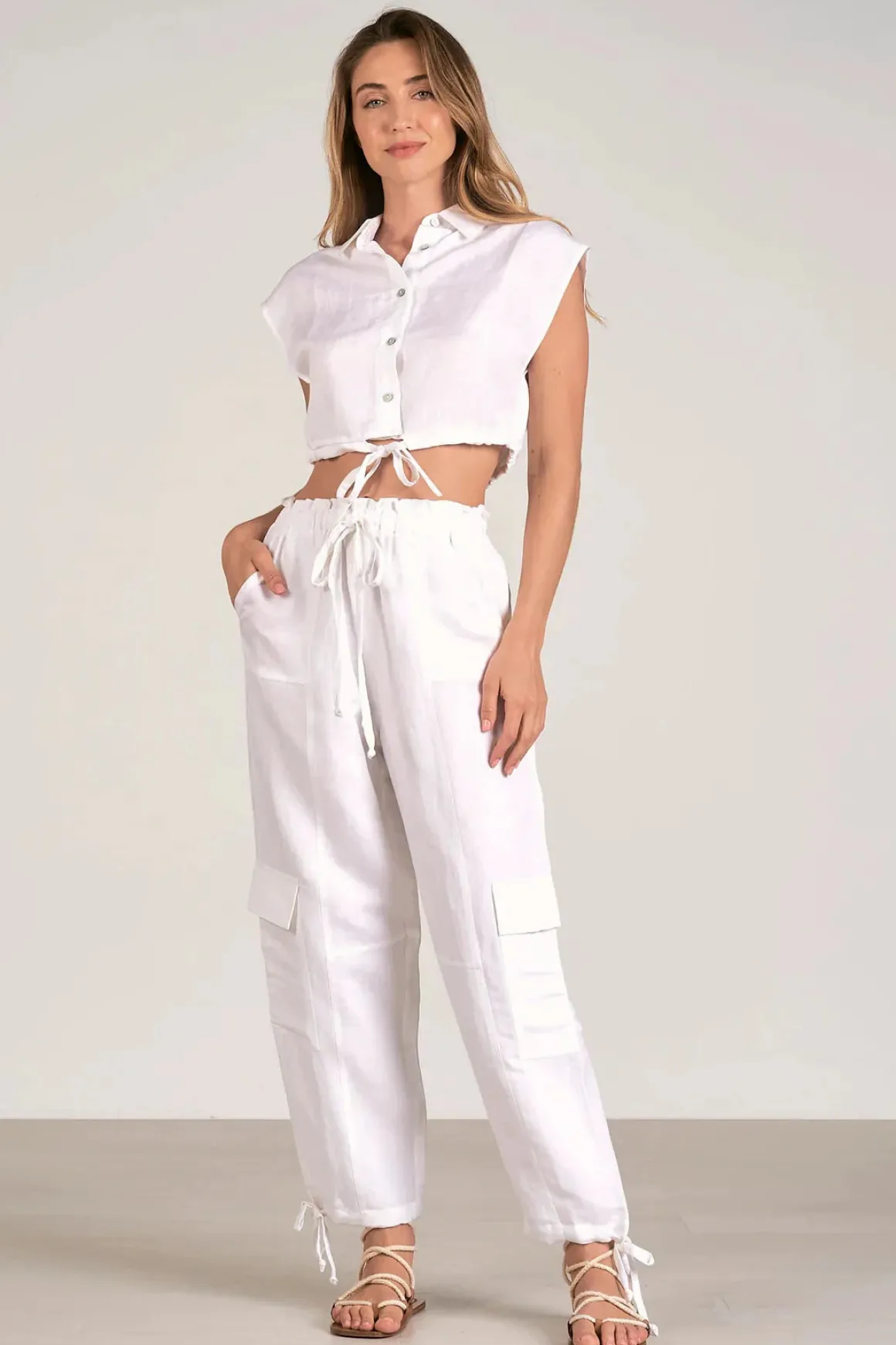 Elan Sleeveless Cropped Button Down Shirt