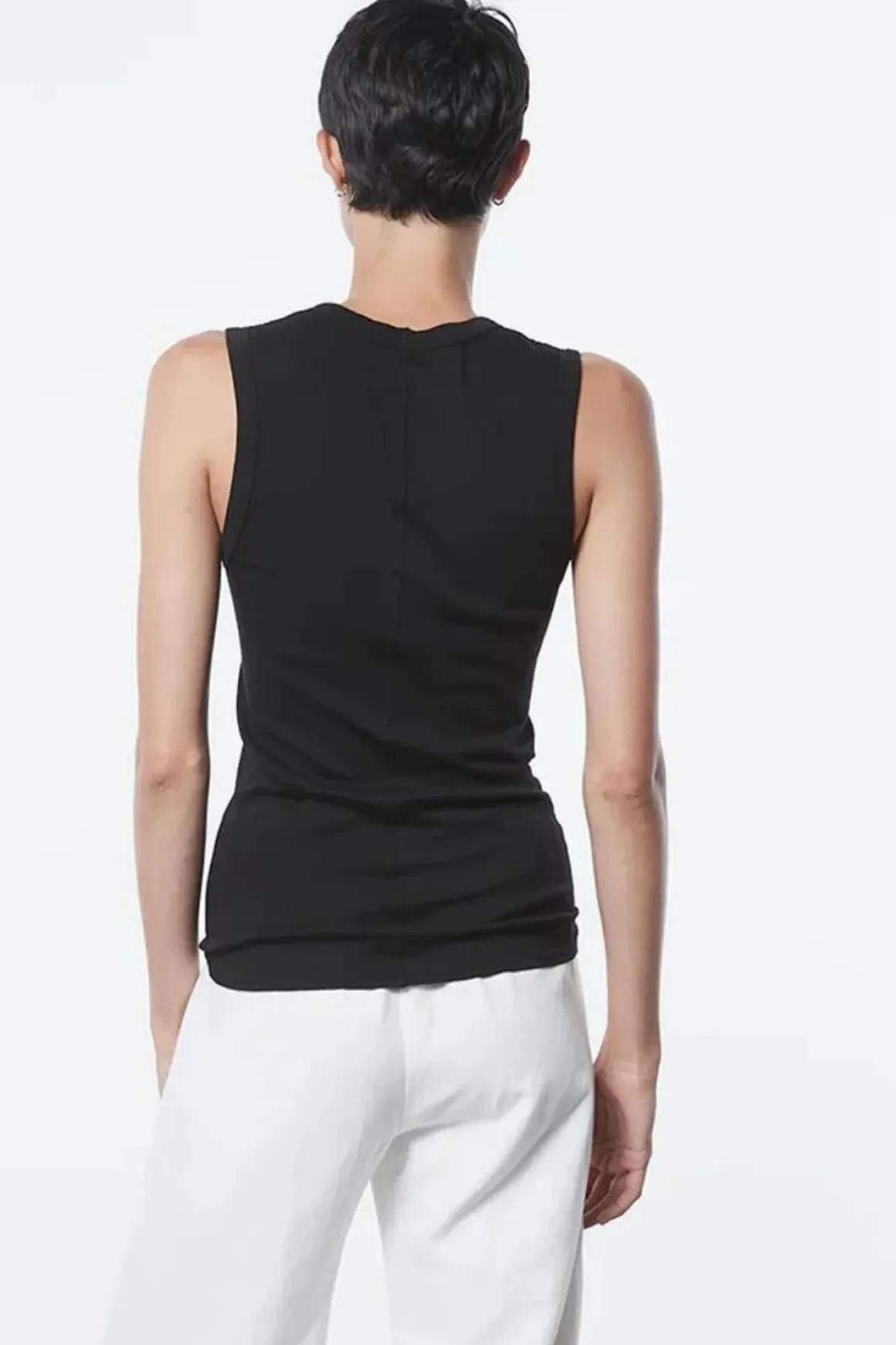 enza_costa_essential_slee_2.webp Enza Costa Essential Sleeveless U Tank