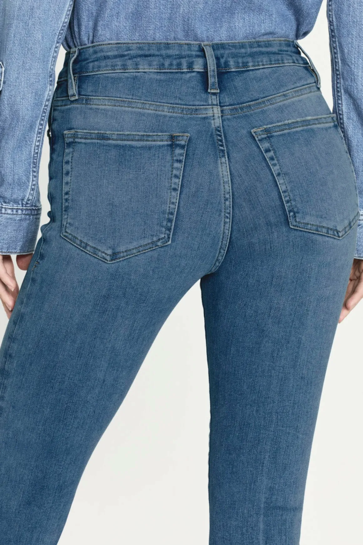 frame_le_crop_mini_boot_7.webp Frame Le Crop Mini Boot
