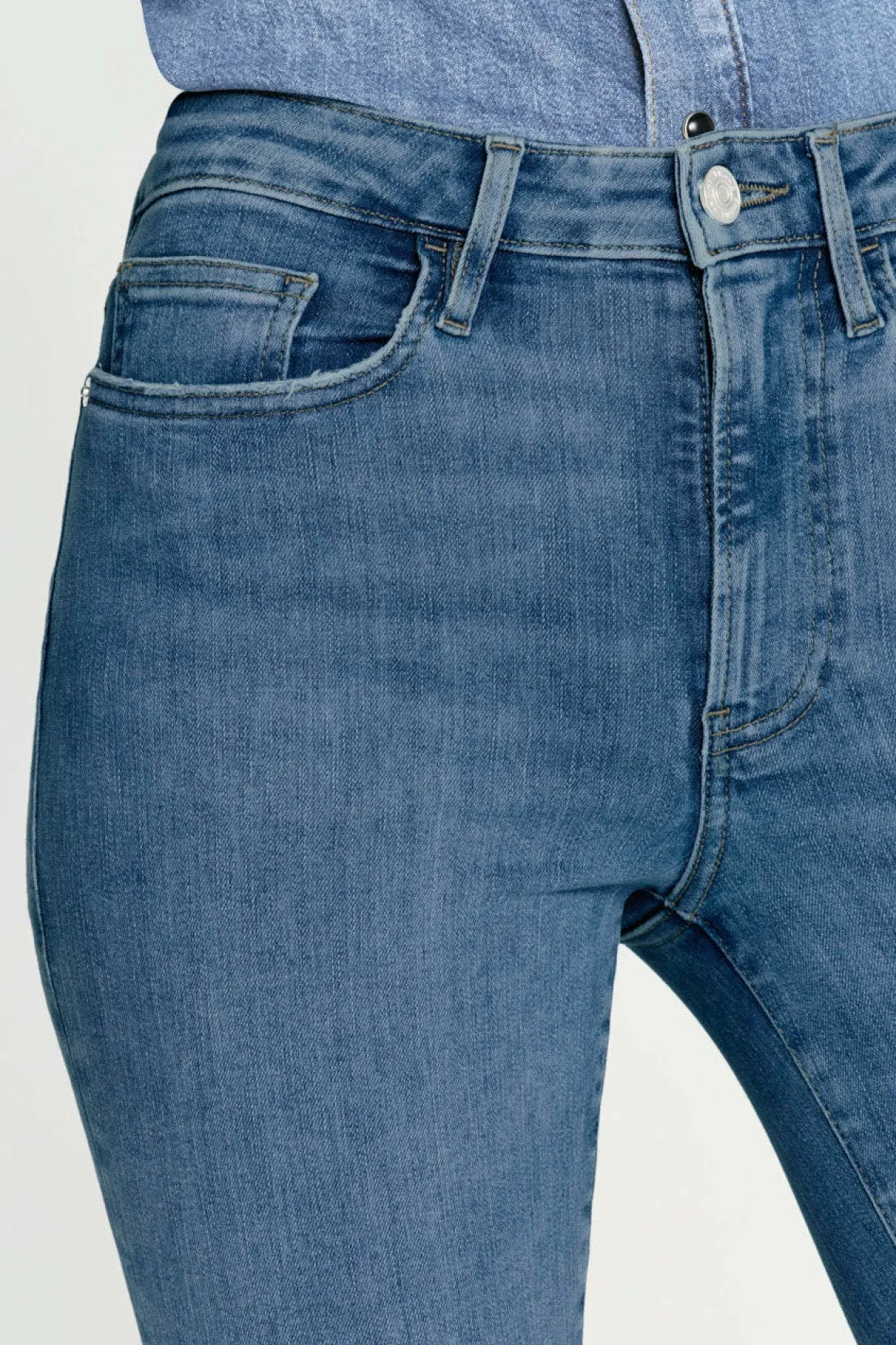 frame_le_crop_mini_boot_8.webp Frame Le Crop Mini Boot