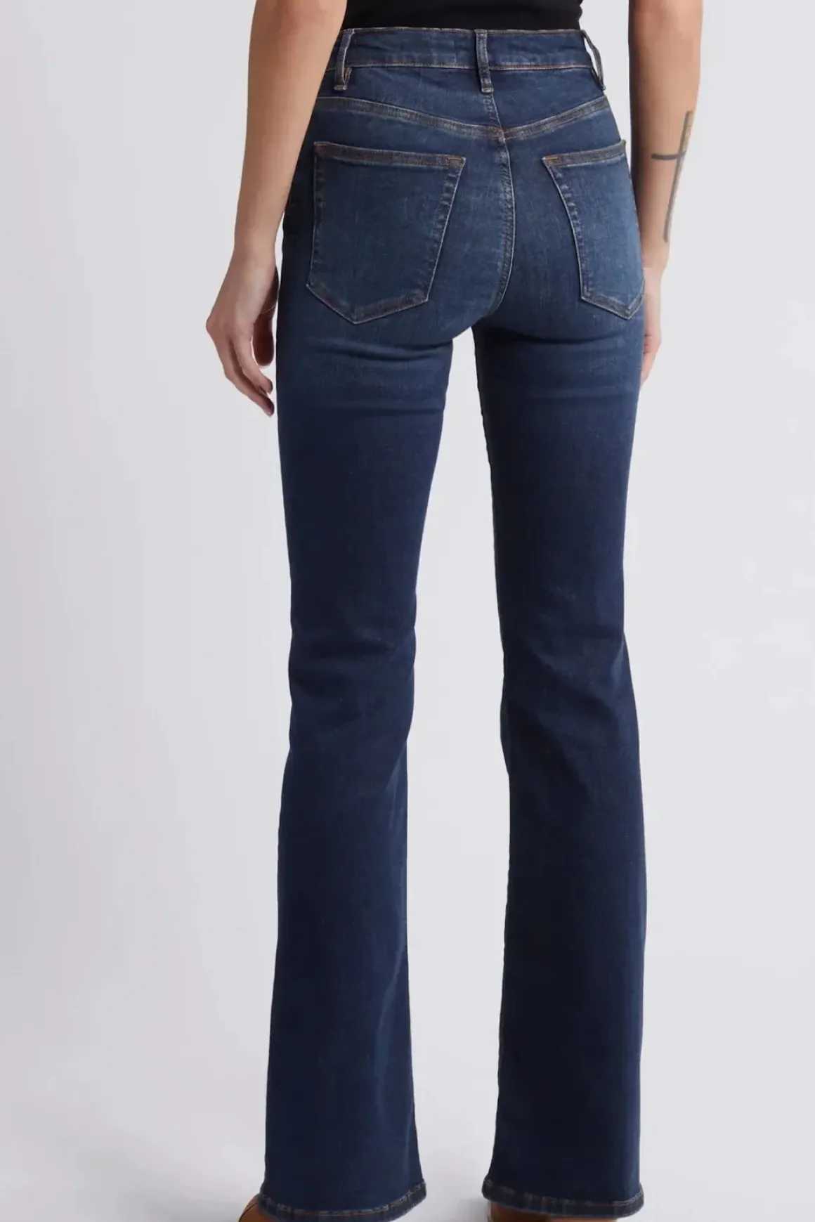 frame_le_easy_flare_jeans_2-1.webp Frame Le Easy Flare Jeans
