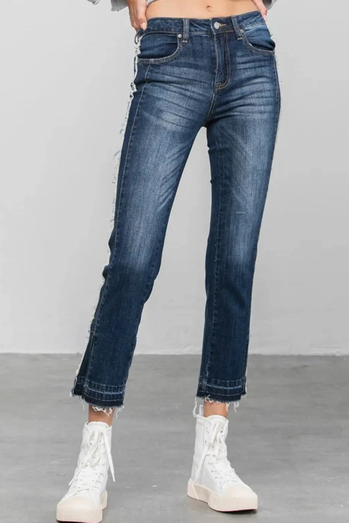 Frayed Hem Cropped Straight Jeans *Online Only*