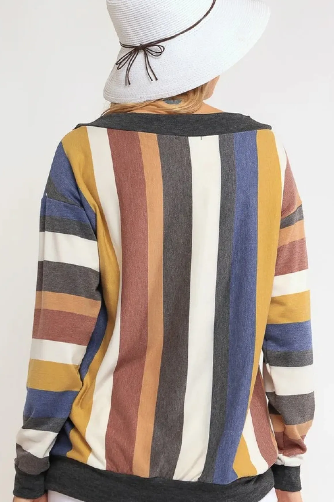 french_terry_wide_v_sweat_5.webp French Terry Wide V Sweatshirt *Online Only*