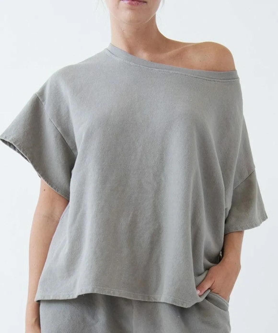 GARMENT DYE OVERSIZE CROP *Online Only*