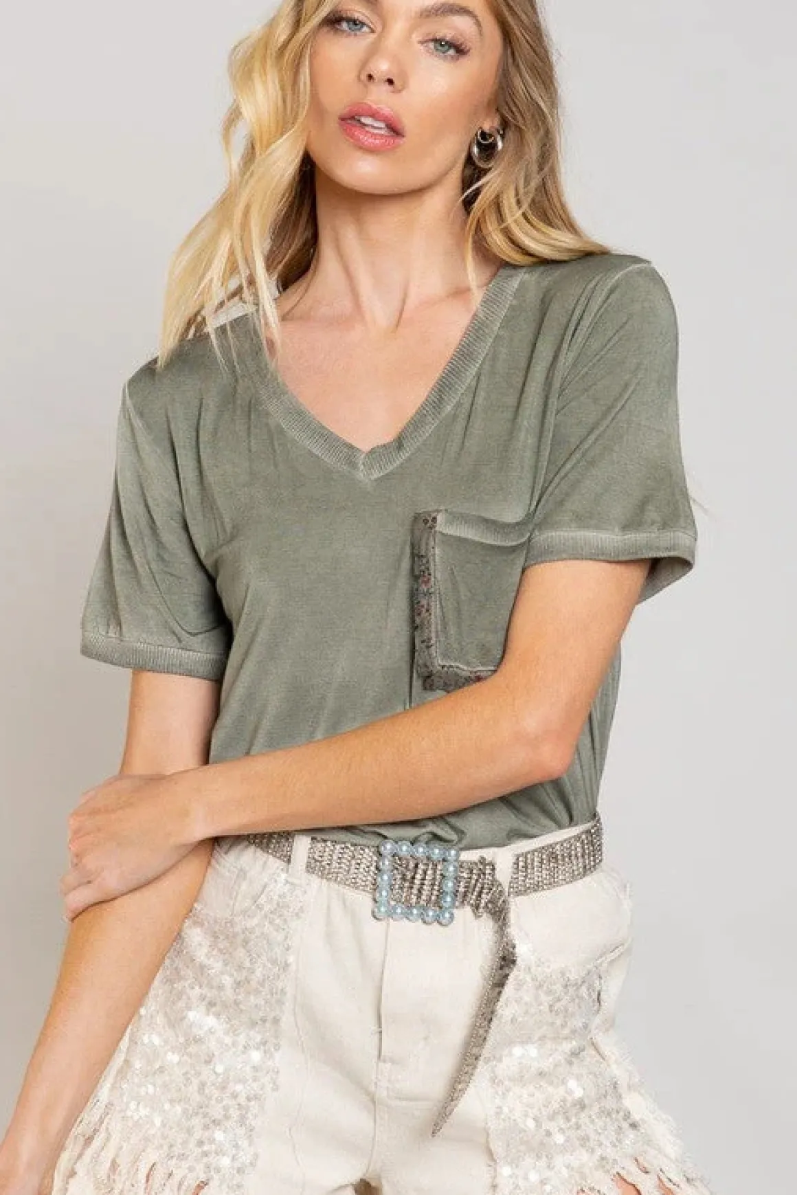 girly_meets_basic_short_s_2.webp Girly Meets Basic Short Sleeve Top *Online Only*