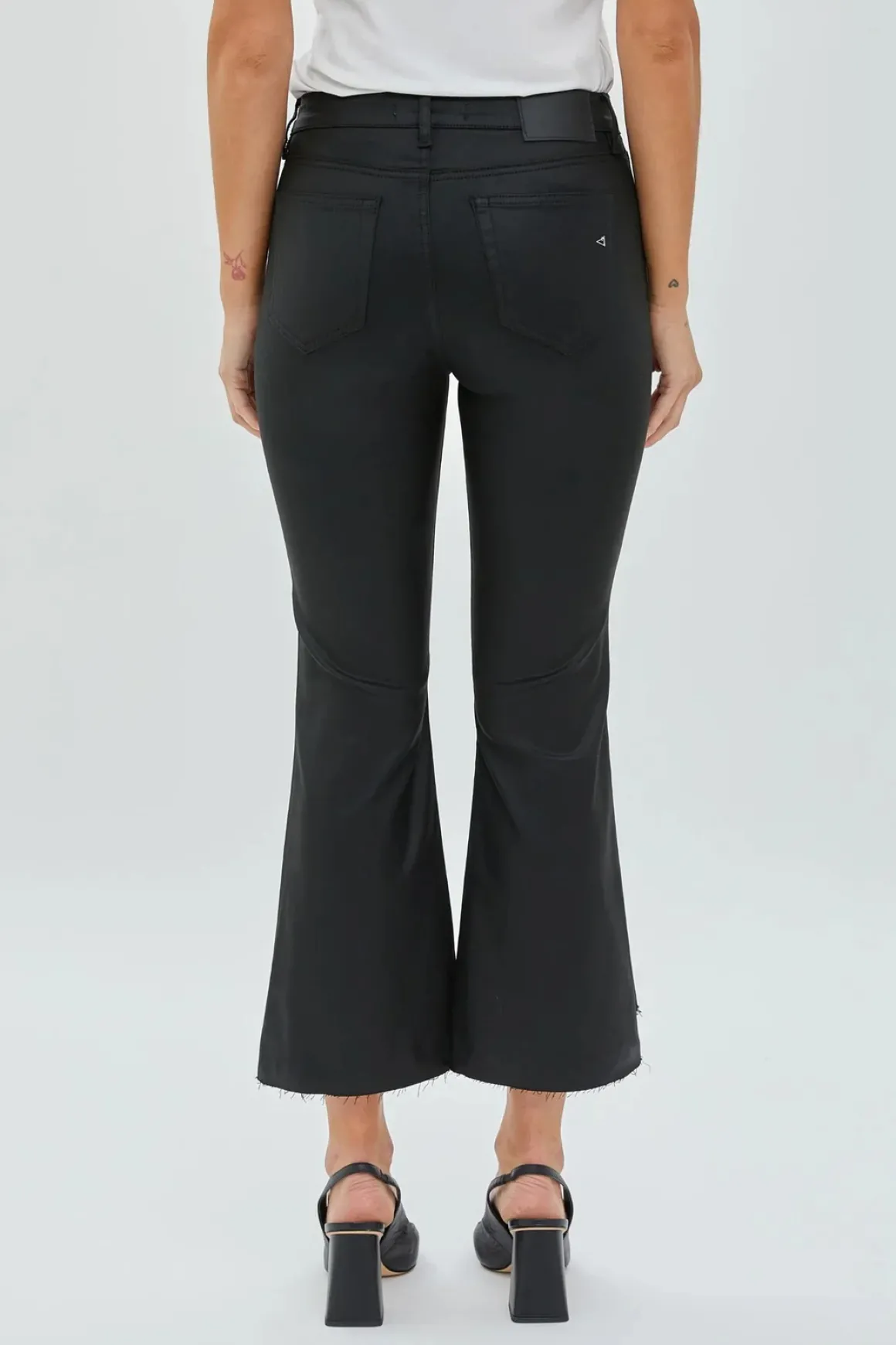 hidden_happi_crop_coated__2.webp Hidden Happi Crop Coated Step Hem Jeans
