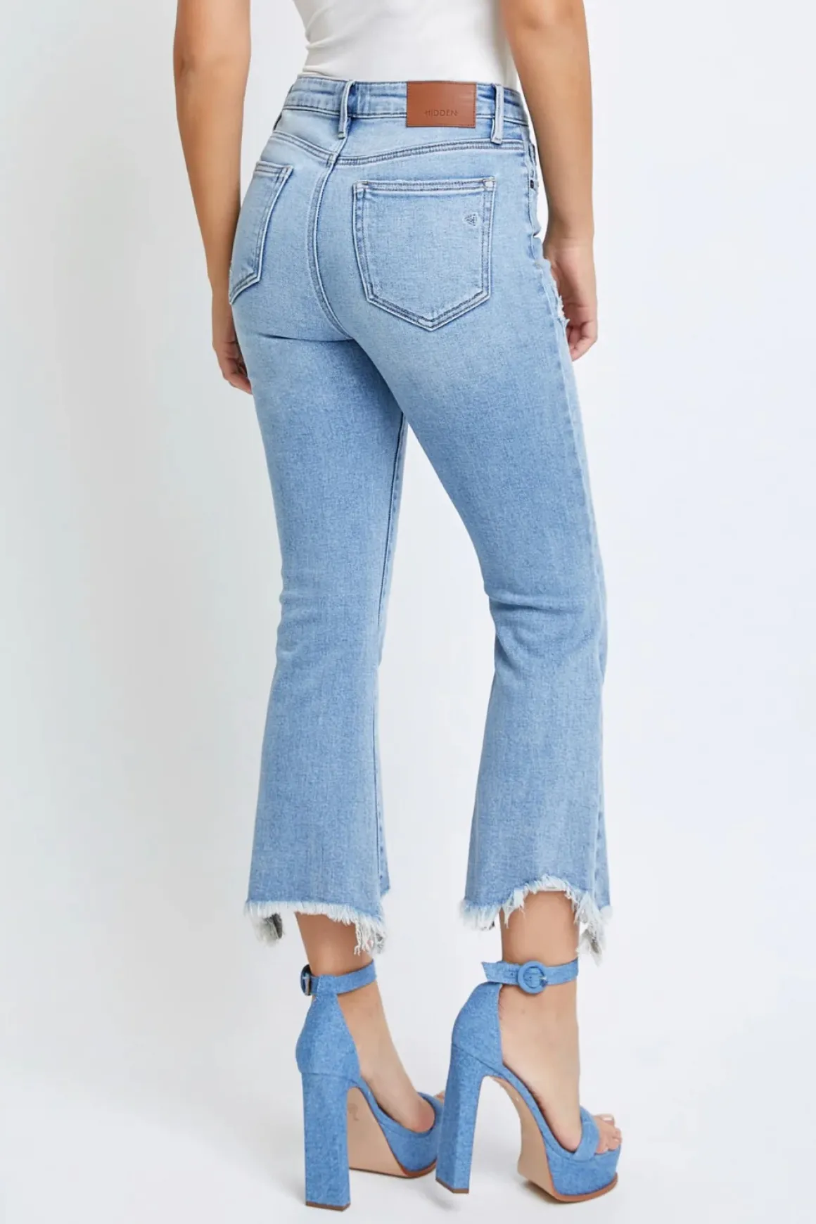 Hidden Happi Crop Flare Chewed Hem Jeans