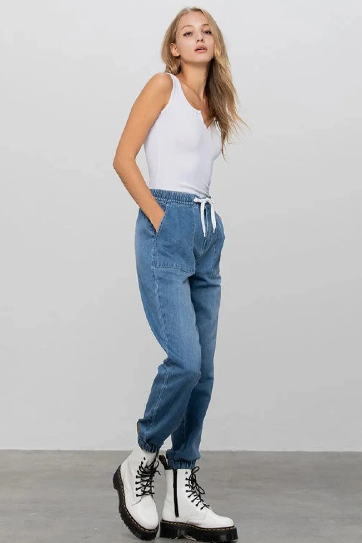 high_rise_premium_jogger__4.webp HIGH RISE PREMIUM JOGGER PANTS