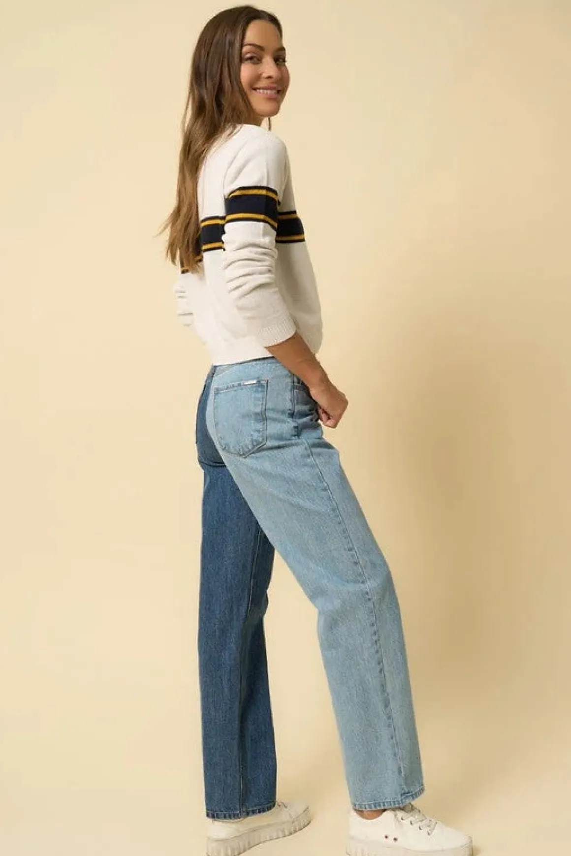 high_waisted_crossover_st_3.webp HIGH WAISTED CROSSOVER STRAIGHT JEANS *Online Only*