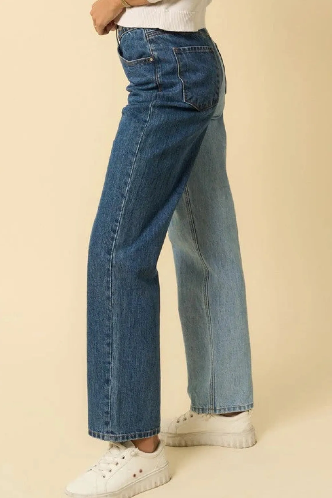 high_waisted_crossover_st_5.webp HIGH WAISTED CROSSOVER STRAIGHT JEANS *Online Only*