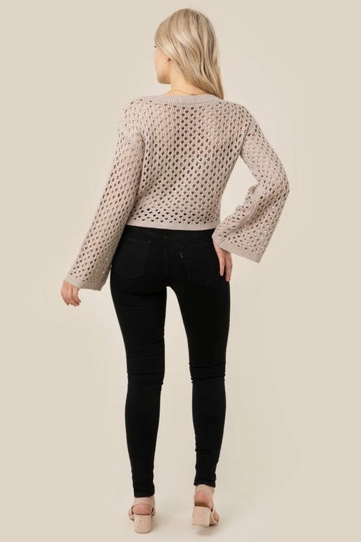 holeknit_cardigan_online__5.webp Hole-knit cardigan *Online Only*