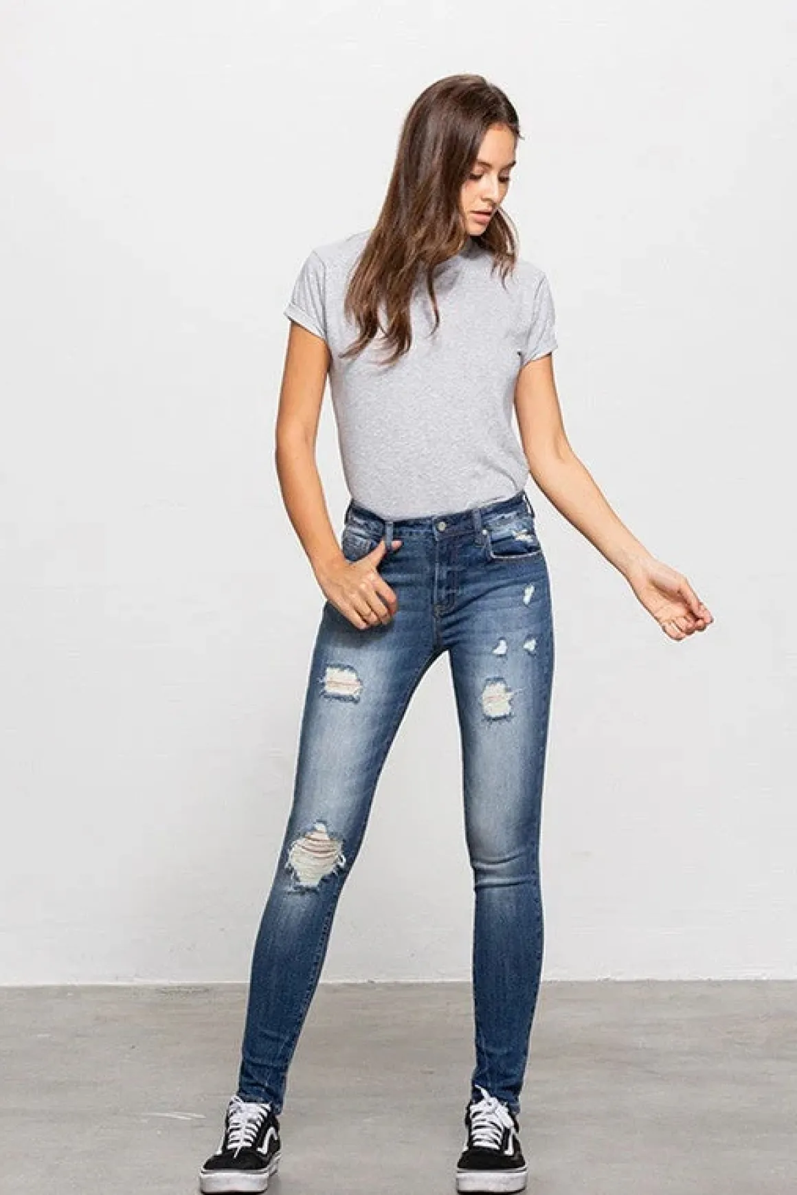 MID-RISE PREMIUM BODY DISTRESSED ANKLE SKINNY *Online Only*