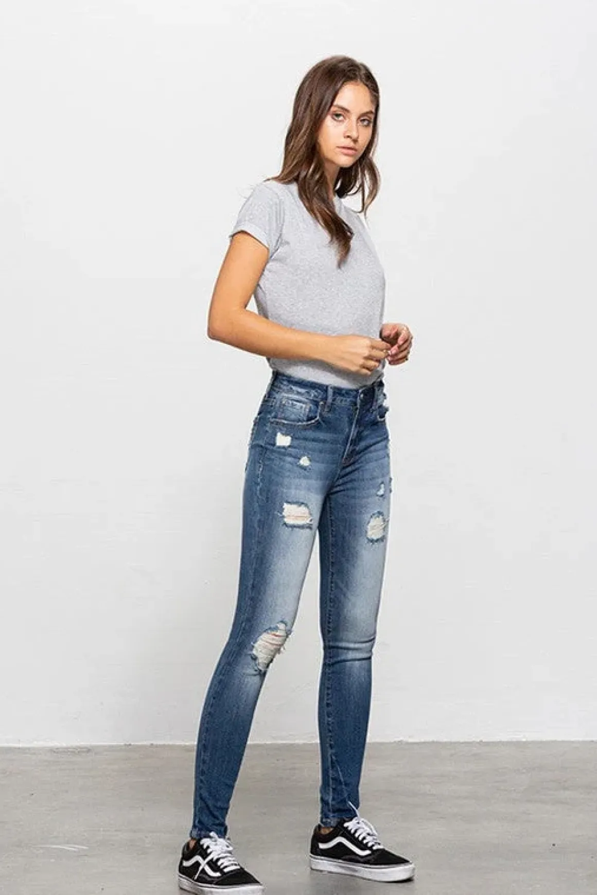 MID-RISE PREMIUM BODY DISTRESSED ANKLE SKINNY *Online Only*