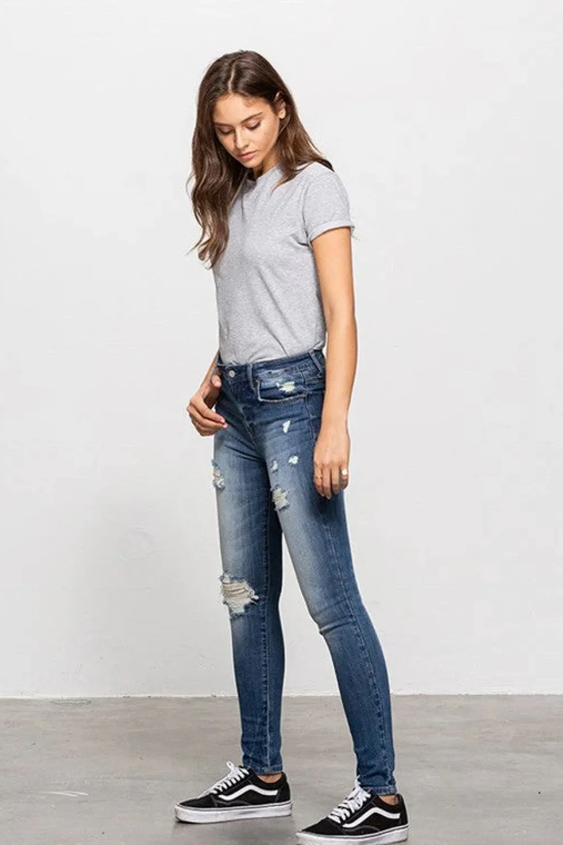 midrise_premium_body_dist_2.webp MID-RISE PREMIUM BODY DISTRESSED ANKLE SKINNY *Online Only*