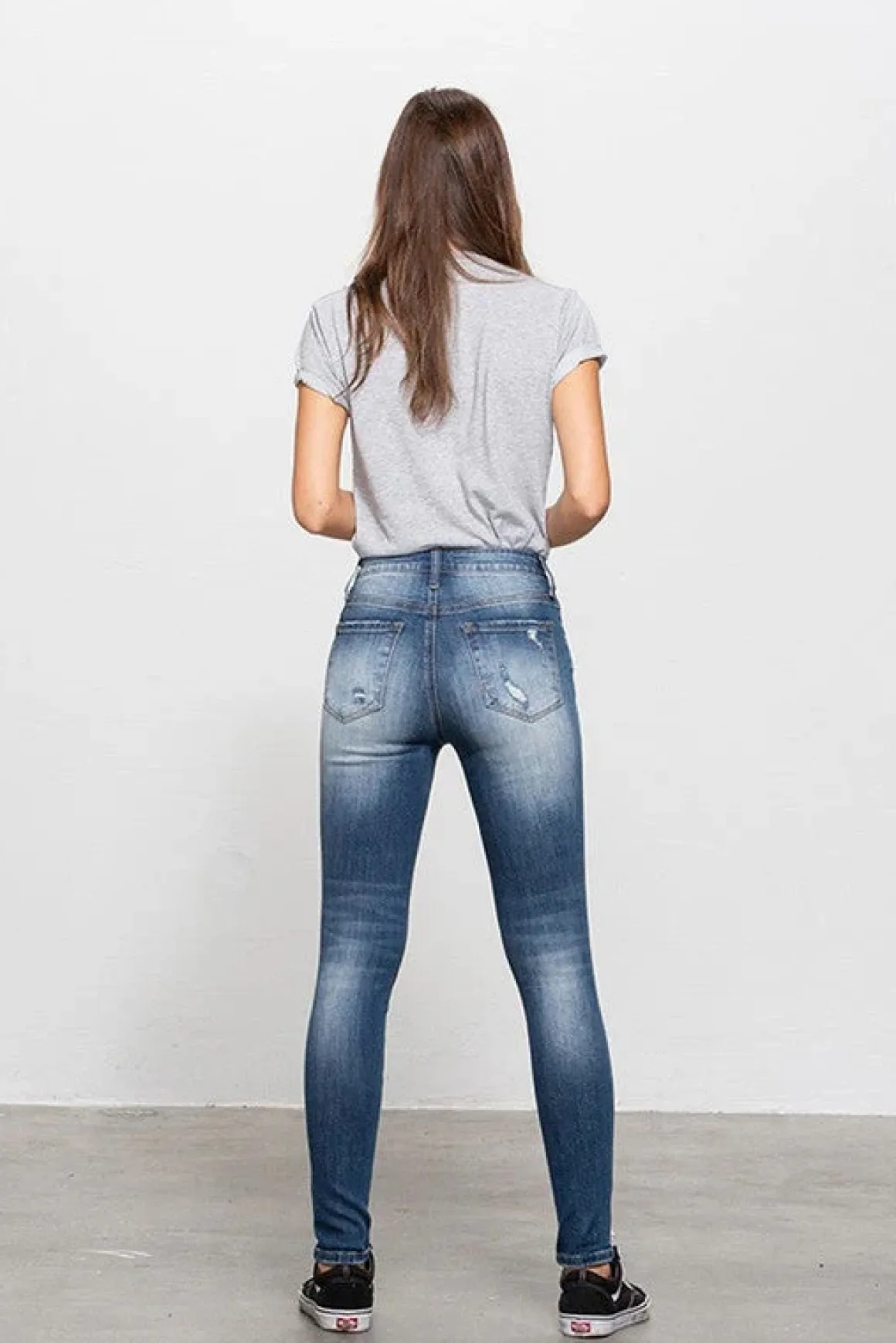 midrise_premium_body_dist_3.webp MID-RISE PREMIUM BODY DISTRESSED ANKLE SKINNY *Online Only*