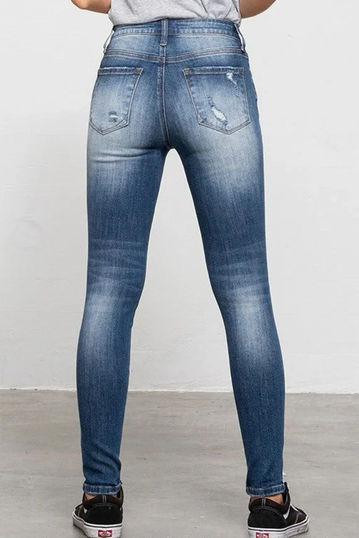midrise_premium_body_dist_6.webp MID-RISE PREMIUM BODY DISTRESSED ANKLE SKINNY *Online Only*