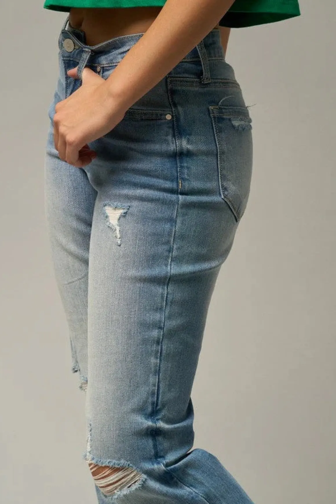 midrise_slim_tapered_jean_4.webp MID-RISE SLIM TAPERED JEANS