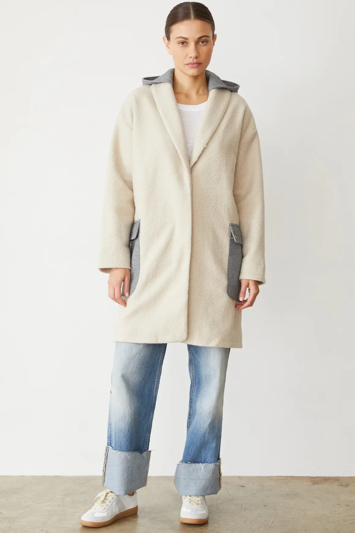 monrow_sherpa_hooded_jack_2.webp Monrow Sherpa Hooded Jacket