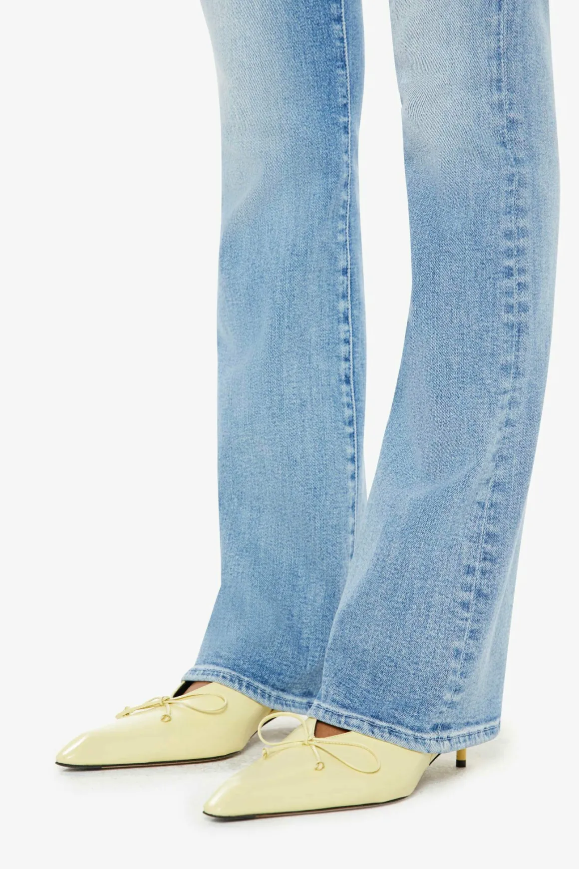 mother_outsider_sneak_jea_4-1.webp Mother Outsider Sneak Jeans