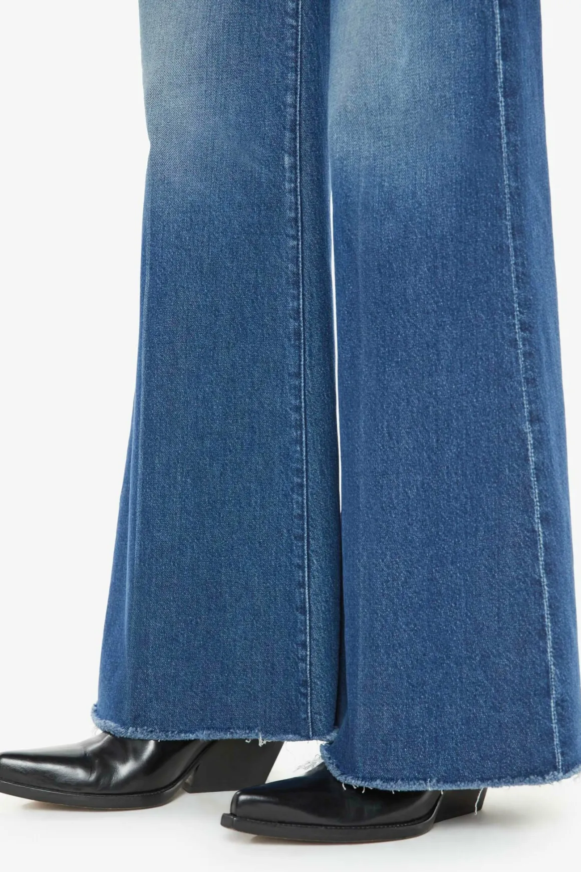 mother_twister_sneak_jean_3.webp Mother Twister Sneak Jeans