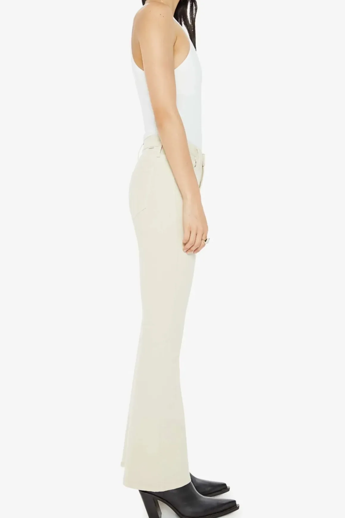 mother_weekender_sneak_je_2.webp Mother Weekender Sneak Jeans