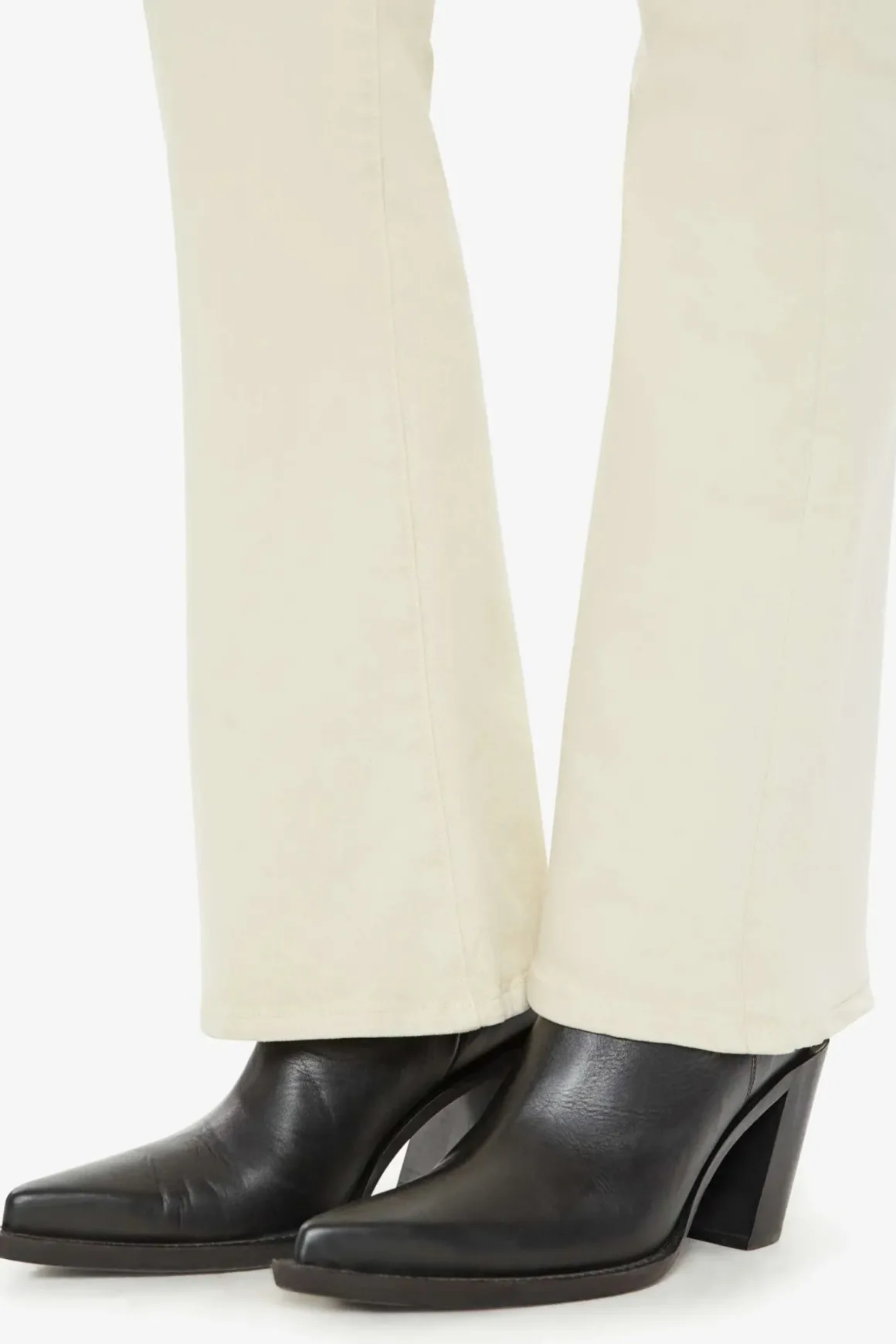 mother_weekender_sneak_je_4.webp Mother Weekender Sneak Jeans