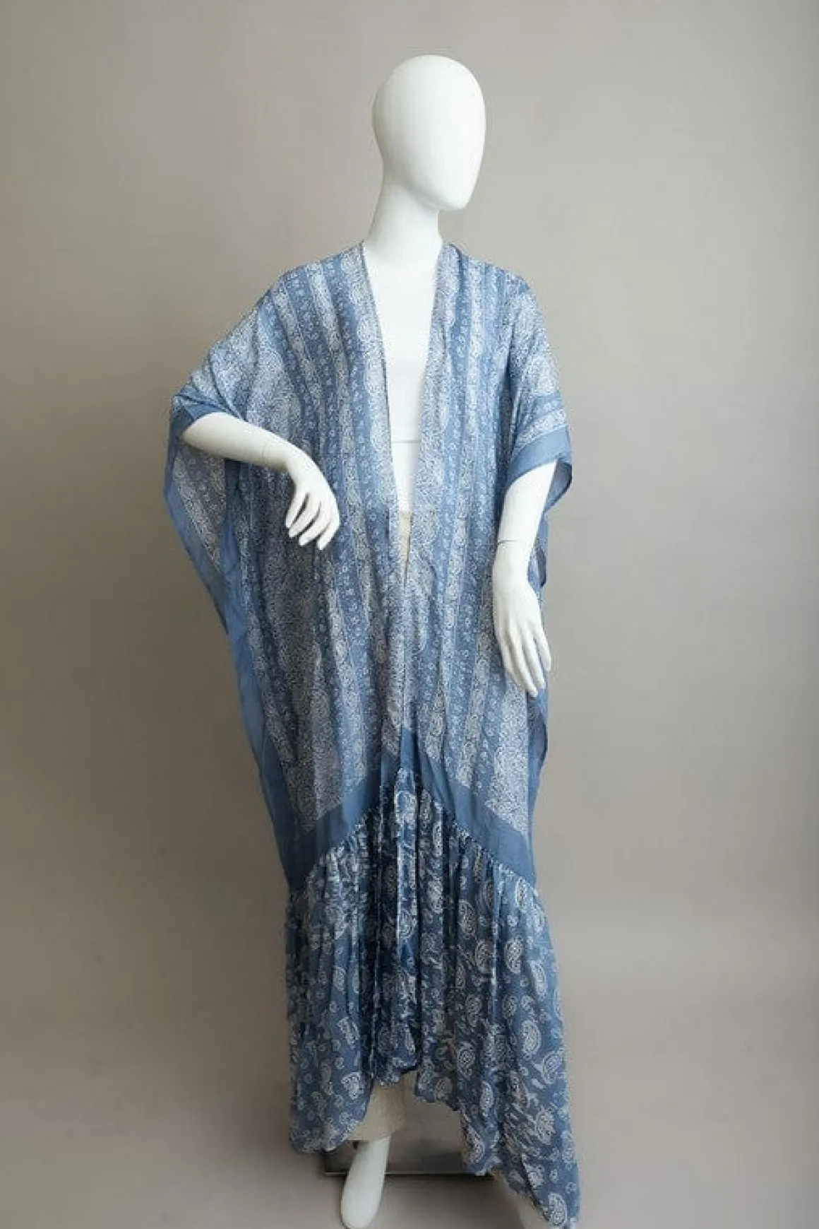 paisley_tapestry_free_flo_15.webp Paisley Tapestry Free Flow Kimono *Online Only*