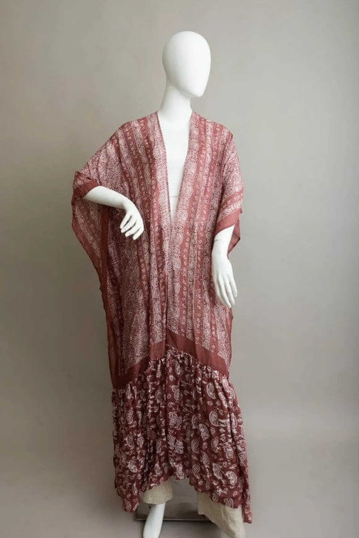 paisley_tapestry_free_flo_16.webp Paisley Tapestry Free Flow Kimono *Online Only*
