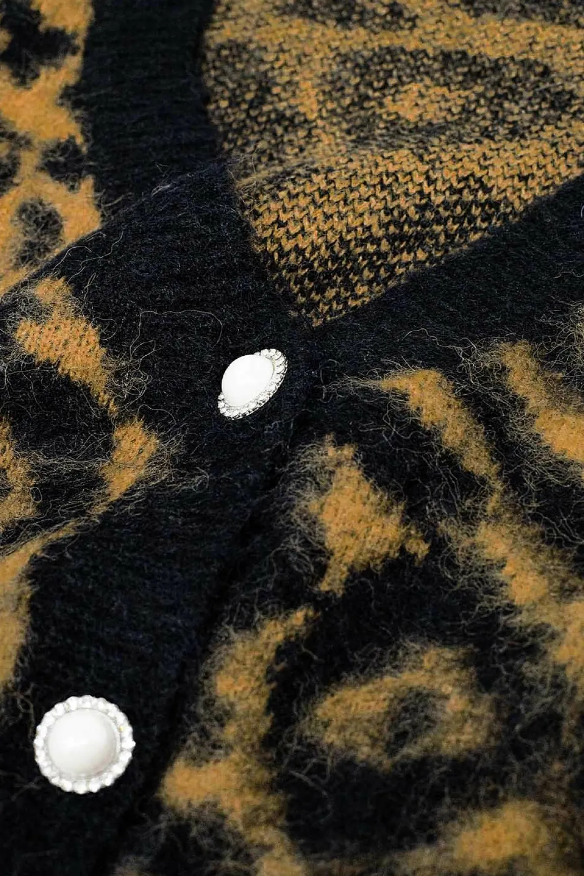 q_leopard_print_cardigan_2.webp Q2 Leopard Print Cardigan