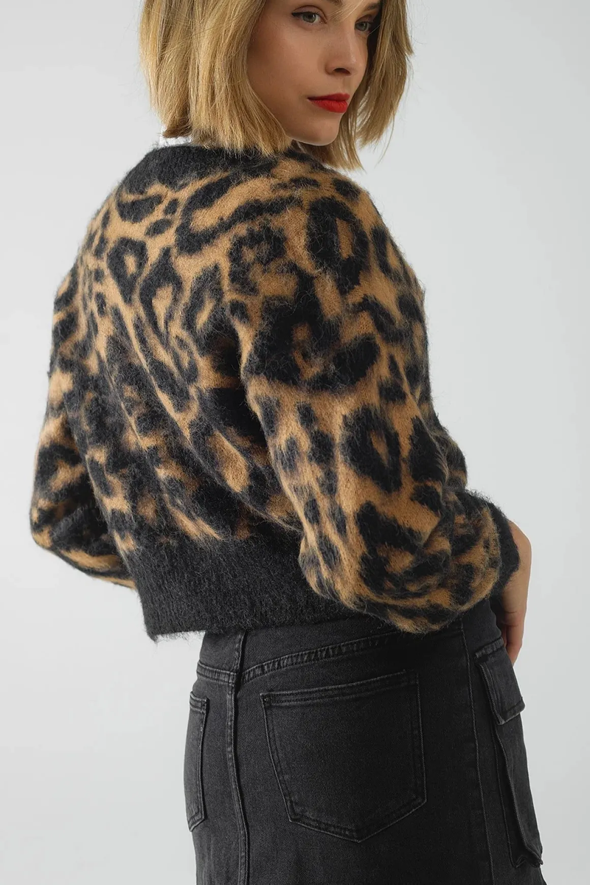 q_leopard_print_cardigan_3.webp Q2 Leopard Print Cardigan
