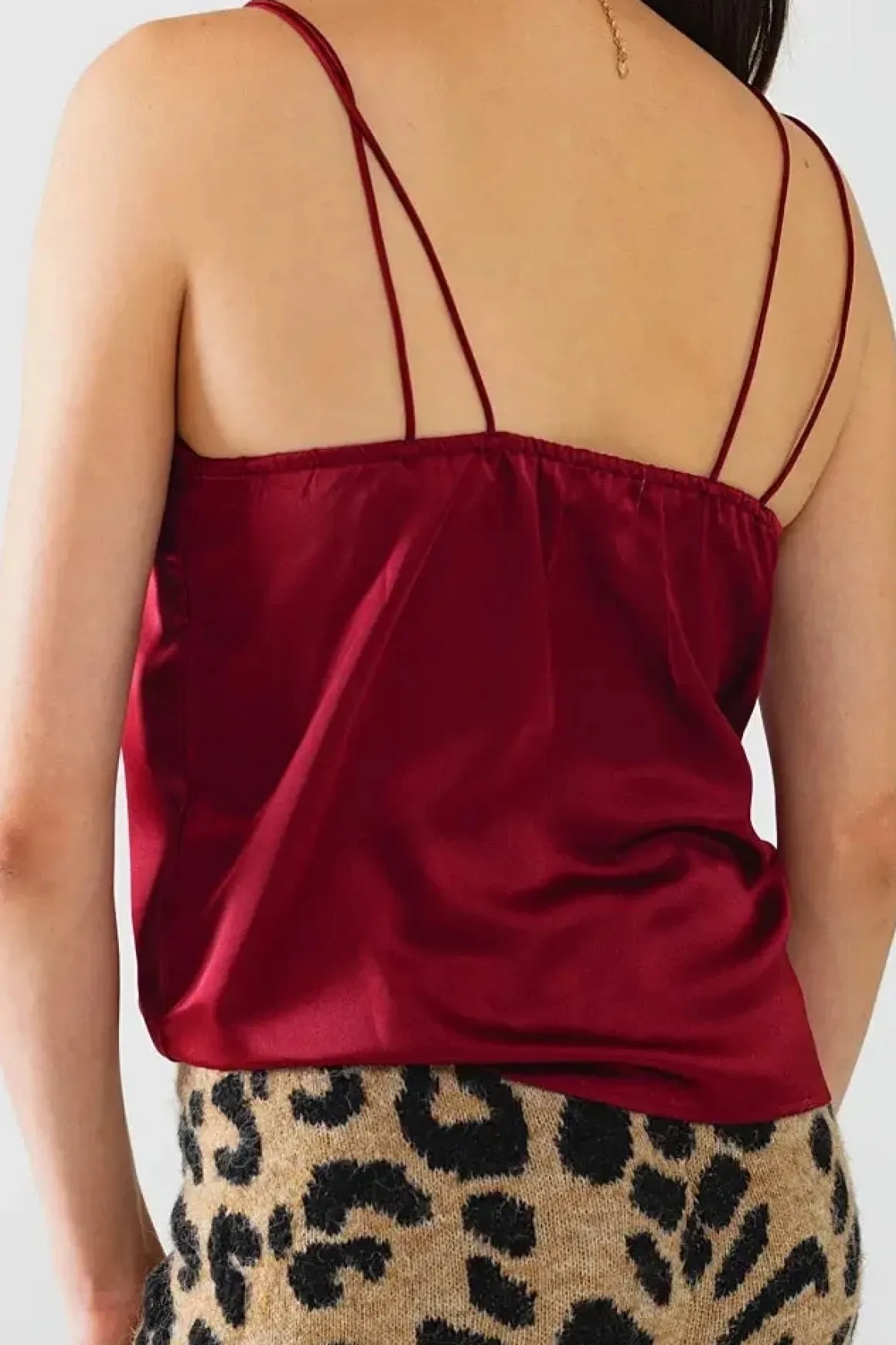 q_stain_spaghetti_strap_t_3.webp Q2 Stain Spaghetti Strap Top