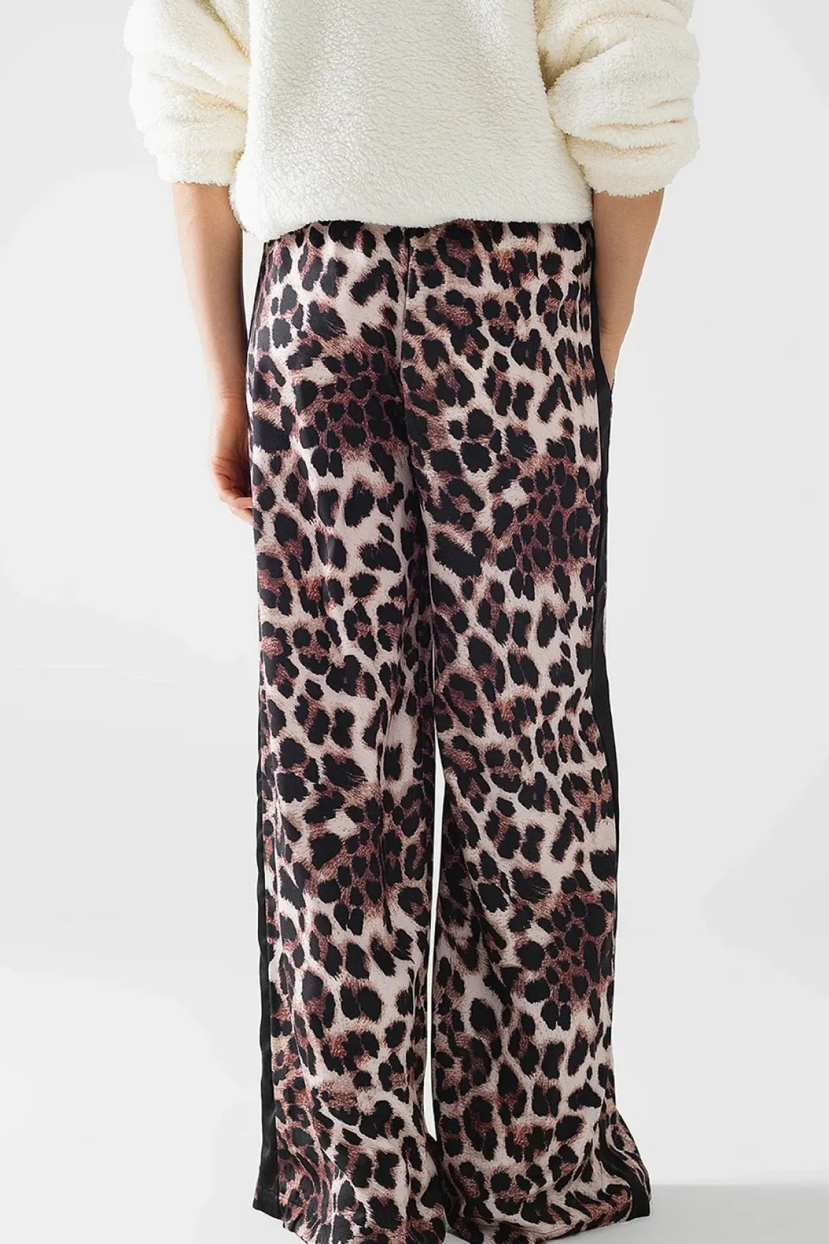 q_wide_leg_leopard_print__3.webp Q2 Wide Leg Leopard Print Pants