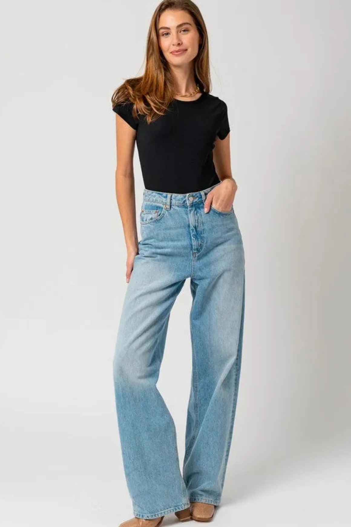 round_neck_short_sleeve_b_6.webp Round Neck Short Sleeve Bodysuit *Online Only*