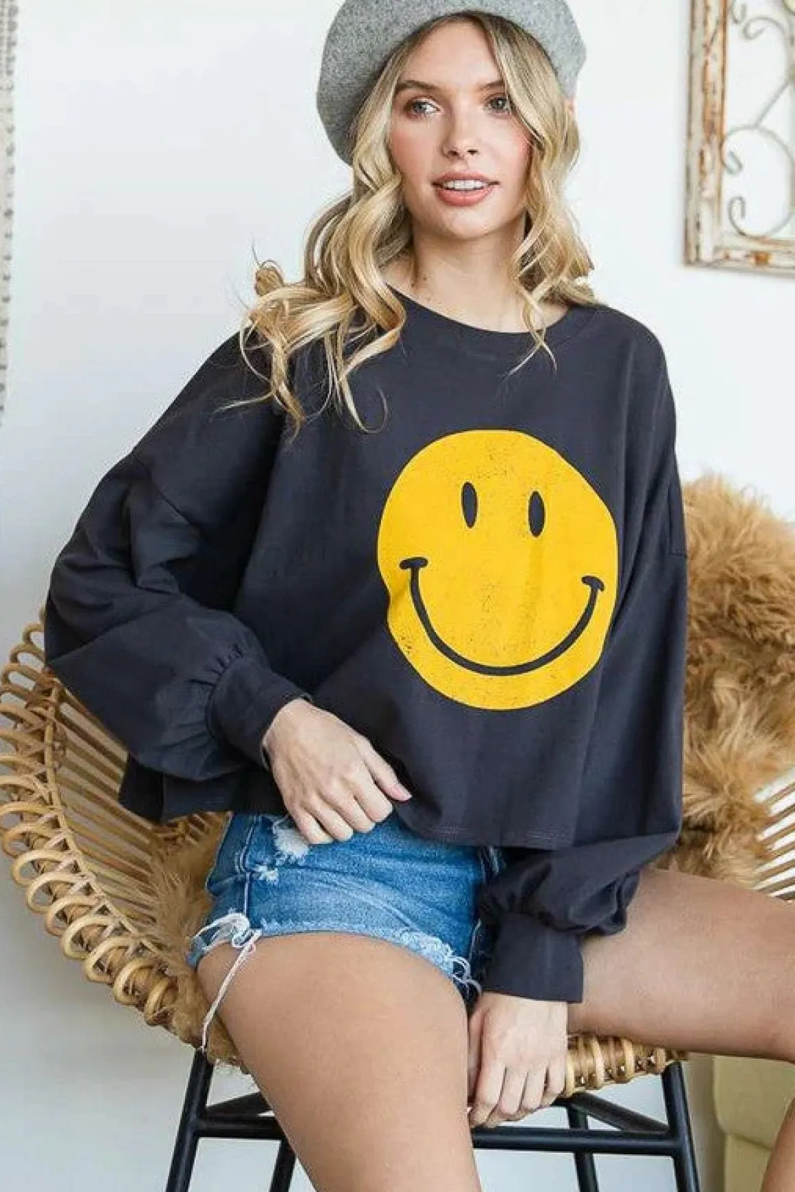 smiley_face_long_sleeve_c_13.webp SMILEY FACE LONG SLEEVE CROP TOP *Online Only*