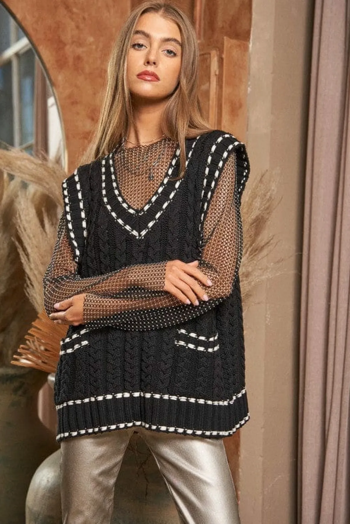Solid V-Neck Sleeveless Pocket Detail Sweater *Onine Only*