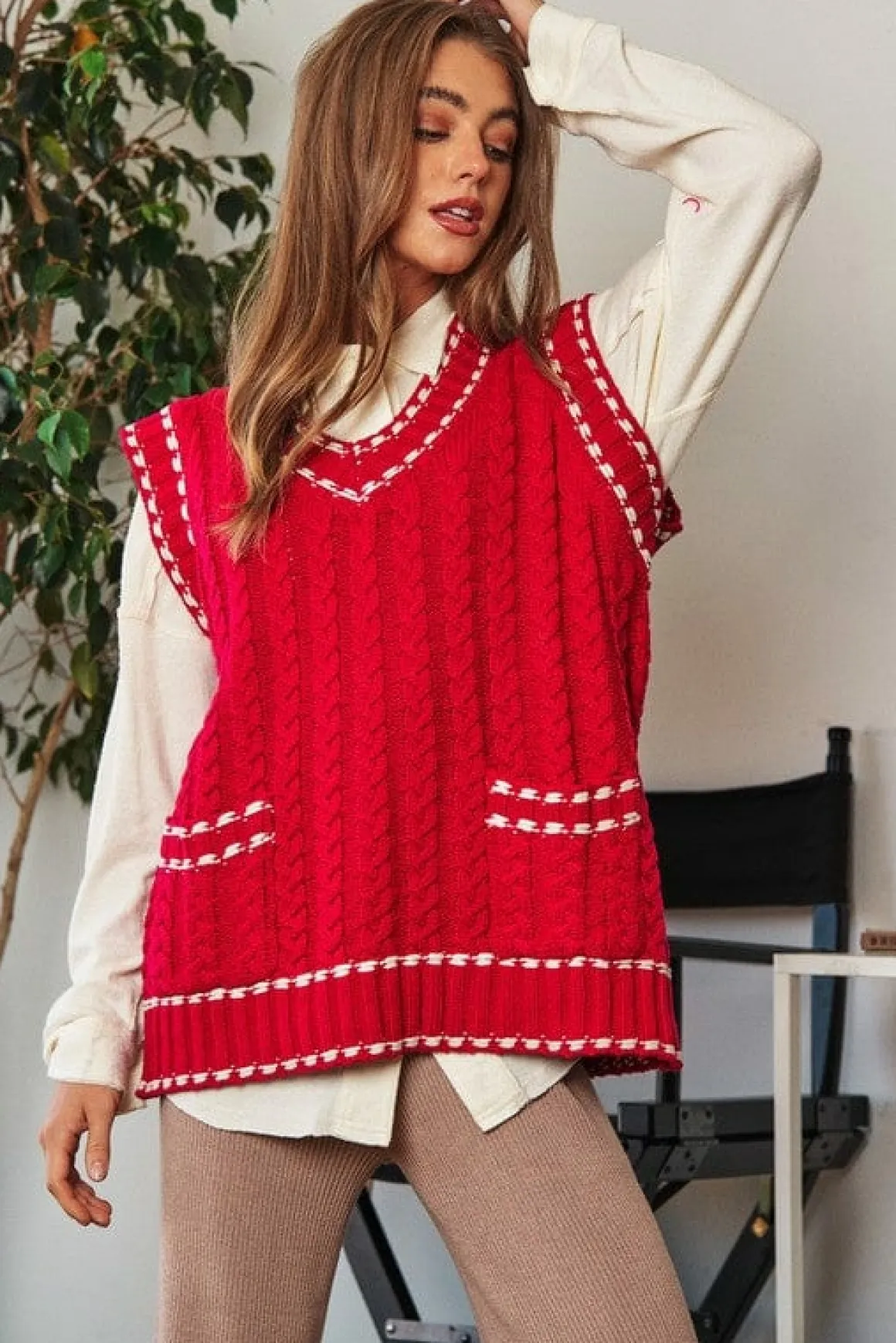 Solid V-Neck Sleeveless Pocket Detail Sweater *Onine Only*