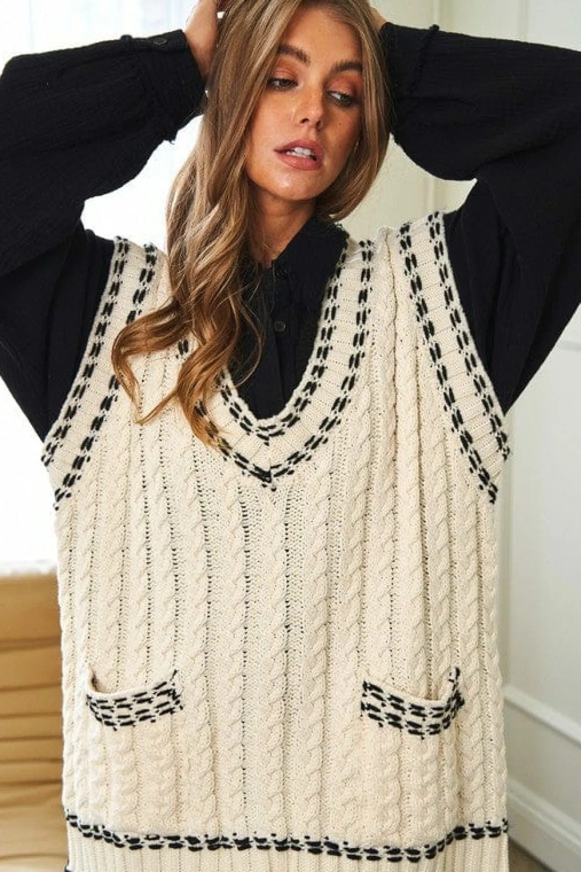 solid_vneck_sleeveless_po_13.webp Solid V-Neck Sleeveless Pocket Detail Sweater *Onine Only*