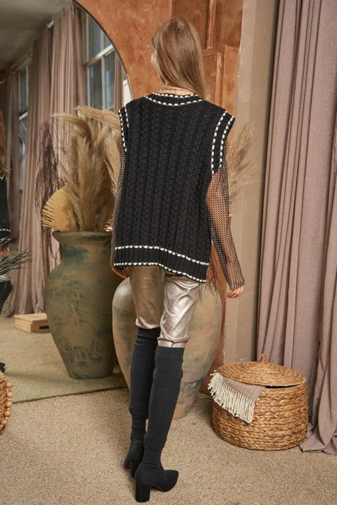 solid_vneck_sleeveless_po_14.webp Solid V-Neck Sleeveless Pocket Detail Sweater *Onine Only*