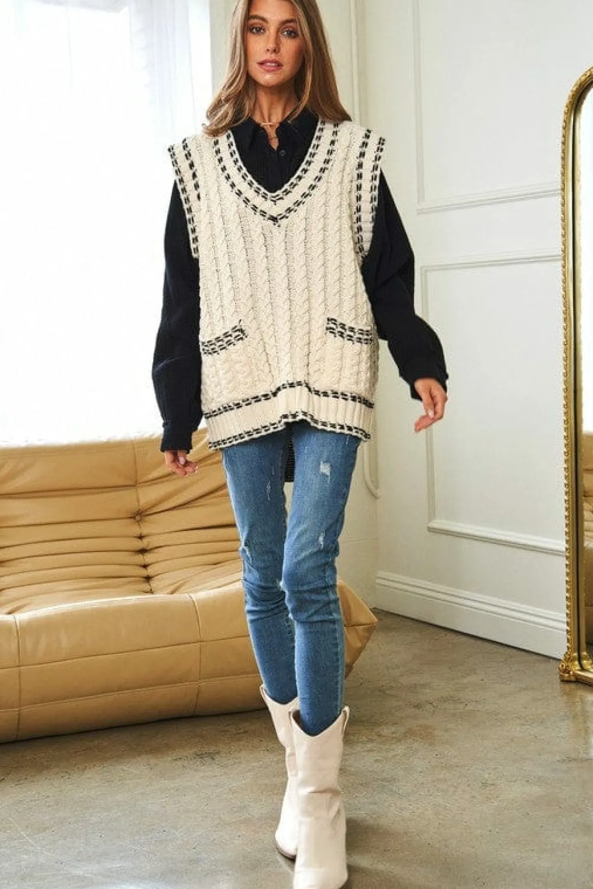 solid_vneck_sleeveless_po_18.webp Solid V-Neck Sleeveless Pocket Detail Sweater *Onine Only*