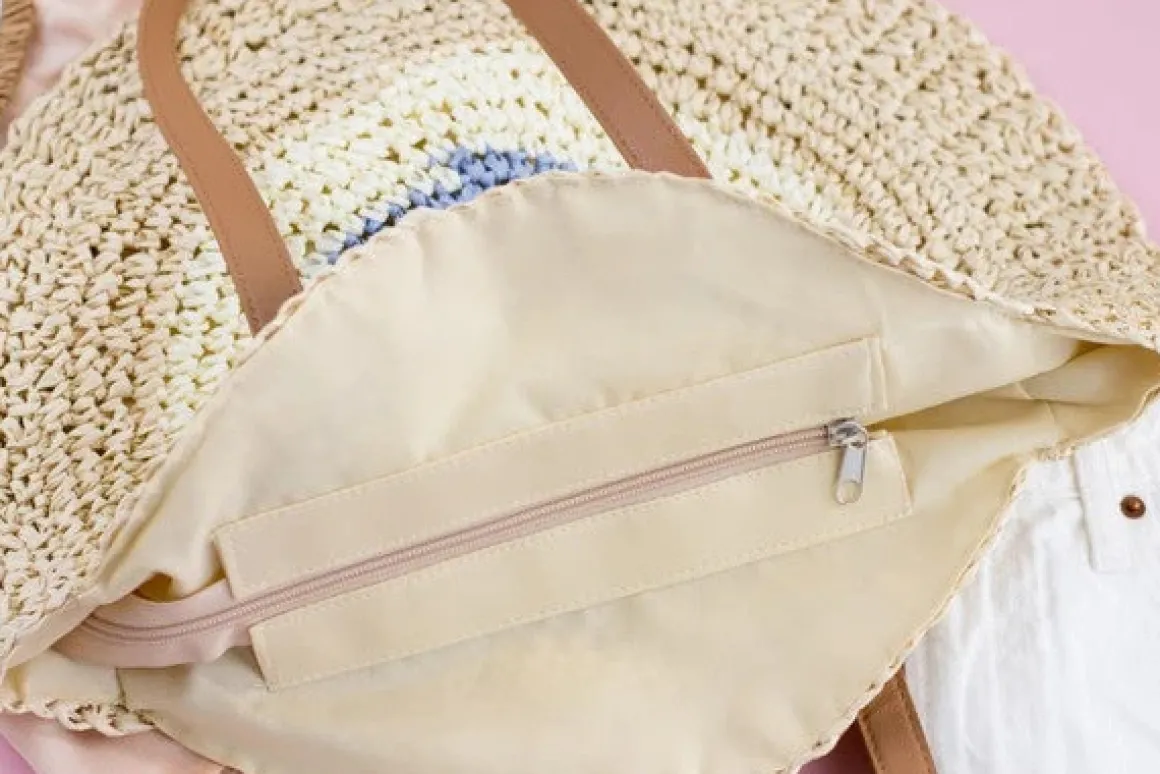 straw_circle_tote_online__10.webp Straw Circle Tote *Online Only*