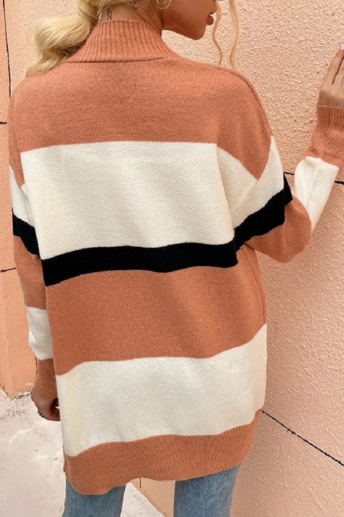 stripe_knitted_cardigan_o_3.webp Stripe knitted cardigan *Online Only*