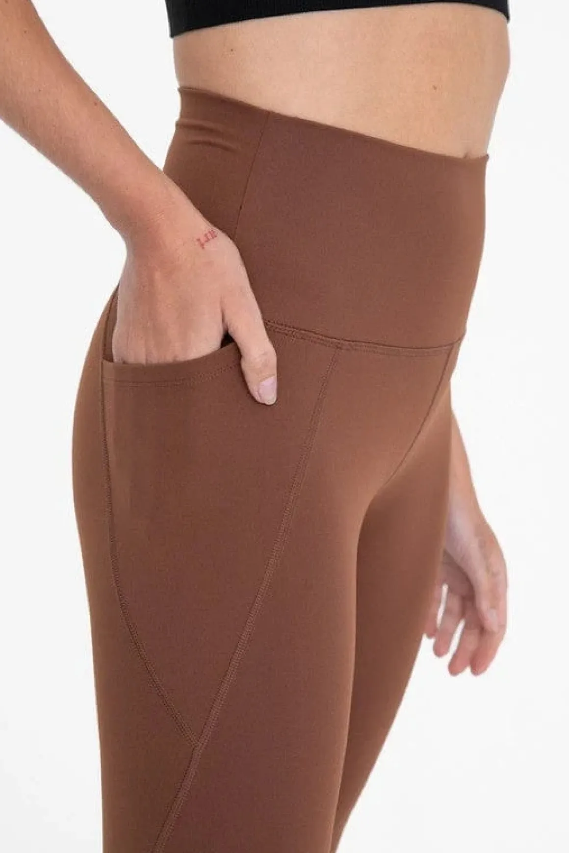 tapered_band_essential_so_8.webp Tapered Band Essential Solid Highwaist Leggings *Online Only*